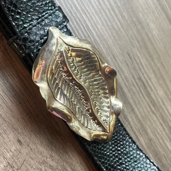 Vintage 90s Green and Black Faux Snakeskin Belt with Leaf Buckle - Picture 5 of 6